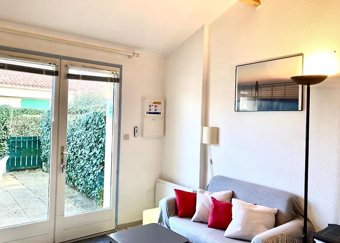 House In Private , And Pool Access *