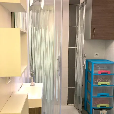 House In Private , And Pool Access *