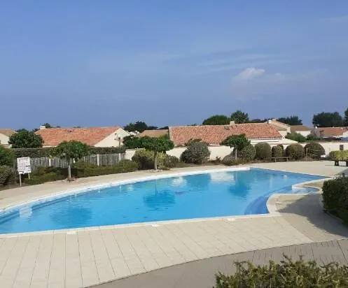 House In Private , And Pool Access *